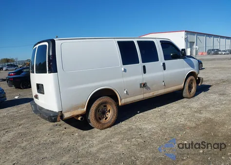 2008 Chevrolet Express Work Van z USA, uszkodzony, nr VIN 1GCHG35K381196466